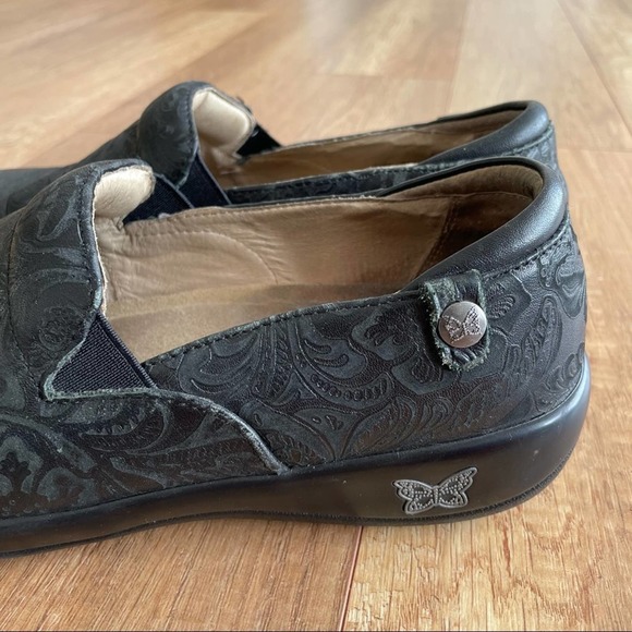 Alegria Slip Resistant Black Floral Clogs Women's 9 US - Picture 7 of 8